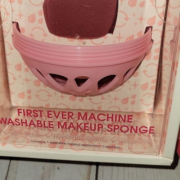 NWT Make Up Eraser The Washable Sponge - Picture 2 of 5